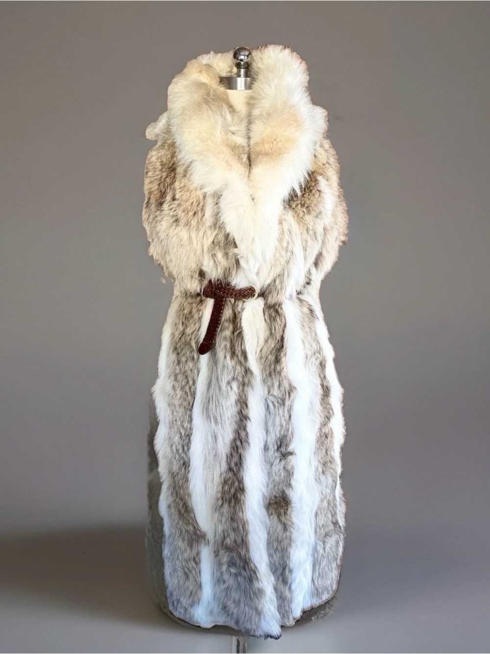 STUNNING COYOTE WINTER FUR VEST COAT LUXURY VTG JACKET SO SOFT & UNIQUE S/M